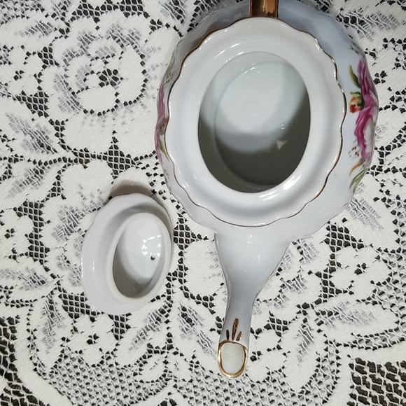 Vintage  Tea pot. - Picture 4 of 9